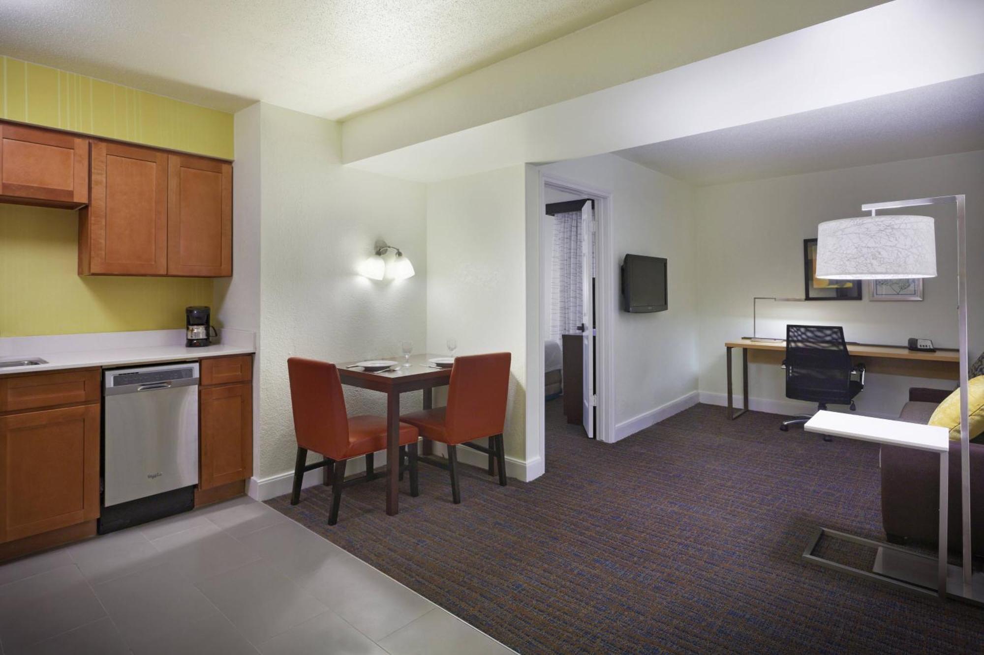 Residence Inn Houston By The Galleria Екстер'єр фото